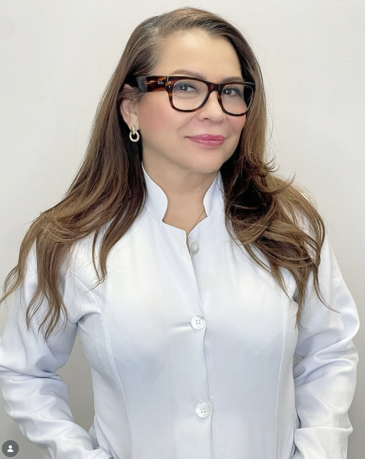 Jaque Gomes, licensed esthetician